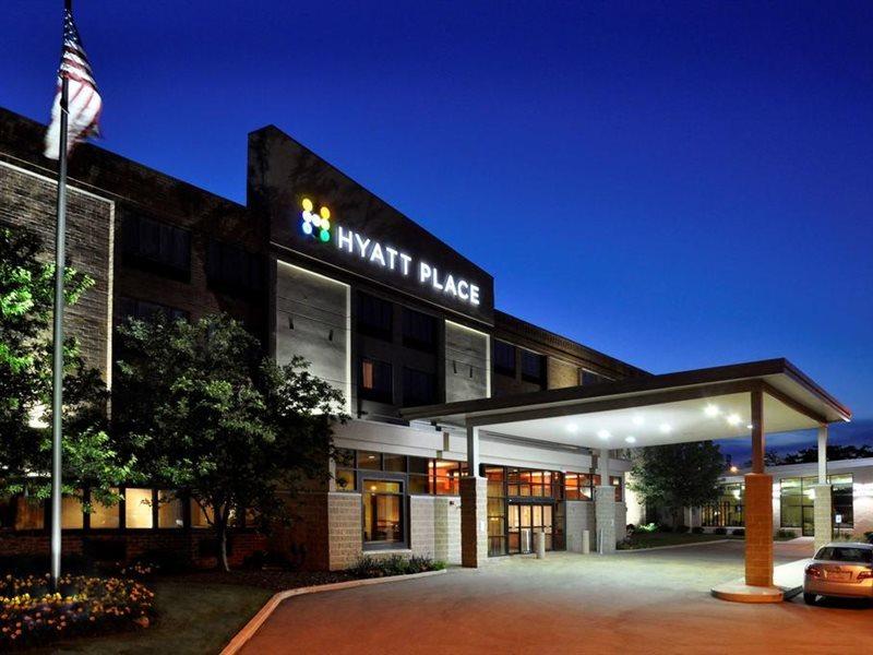 Comfort Suites Milwaukee West Luaran gambar