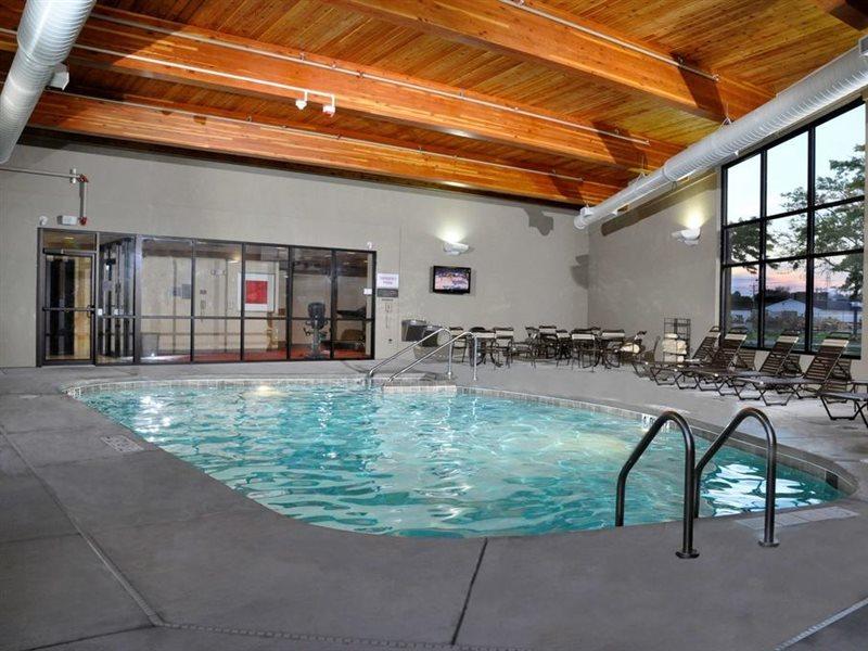 Comfort Suites Milwaukee West Luaran gambar