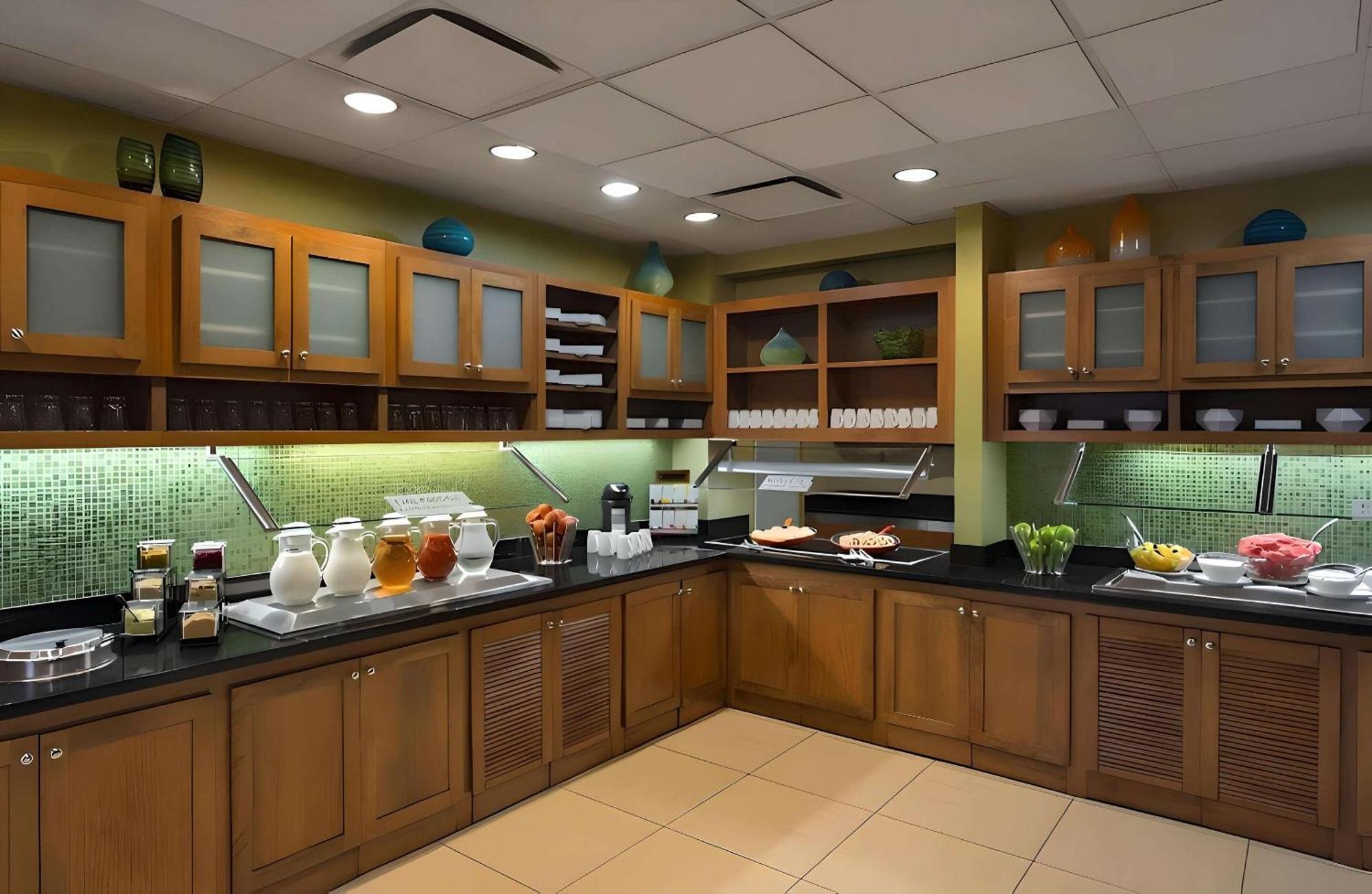 Comfort Suites Milwaukee West Luaran gambar