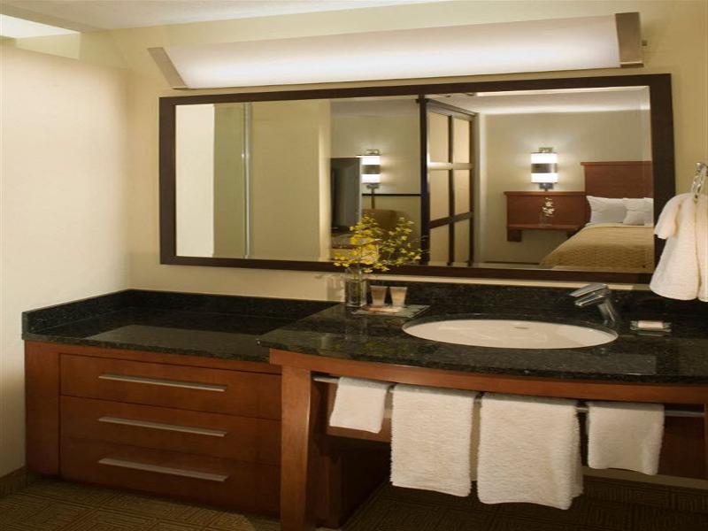Comfort Suites Milwaukee West Dalaman gambar